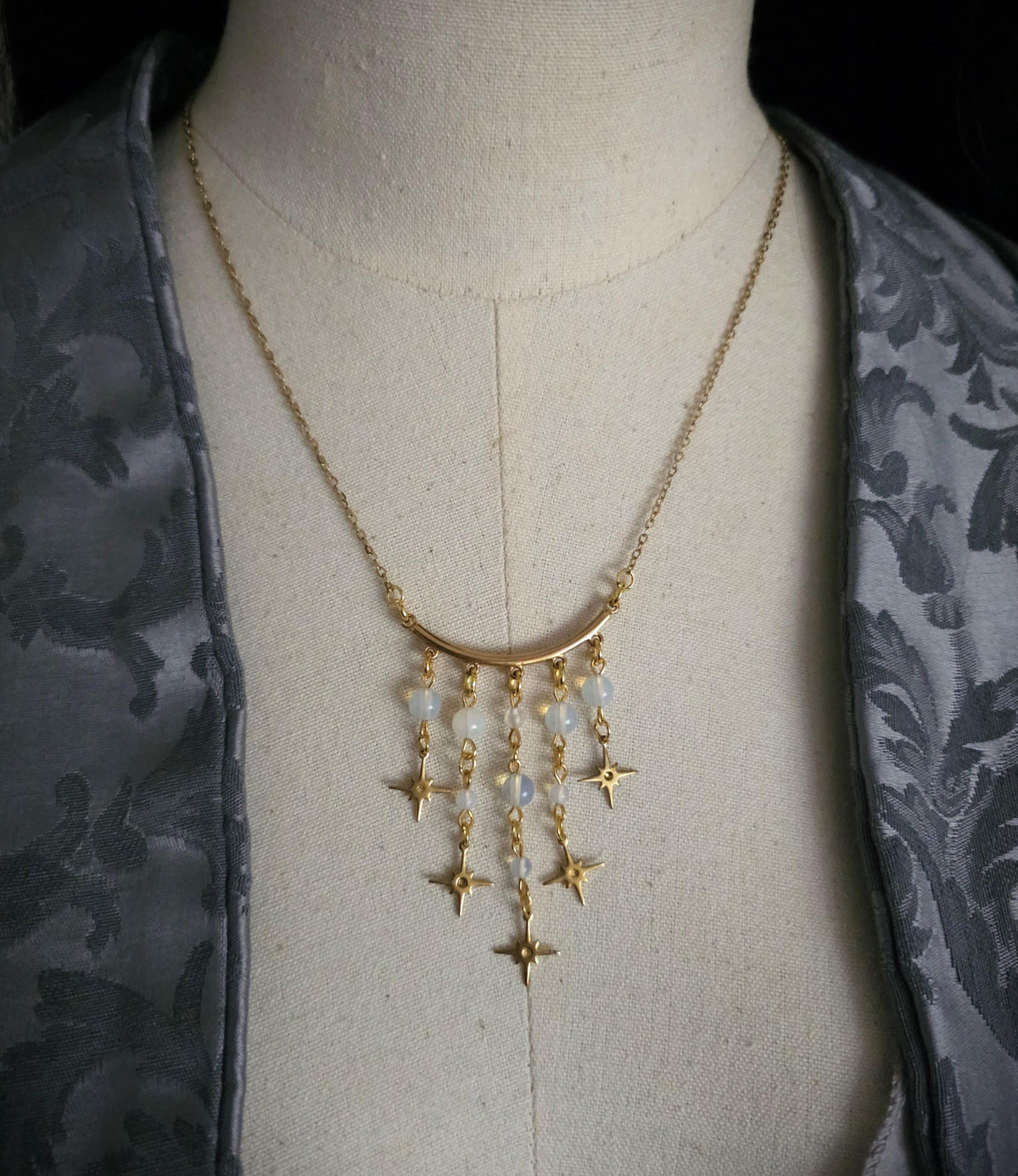 Goldene Stern Halskette ~ Opalith Perlen Choker ~Celestial Schmuck ~Größenverstellbar