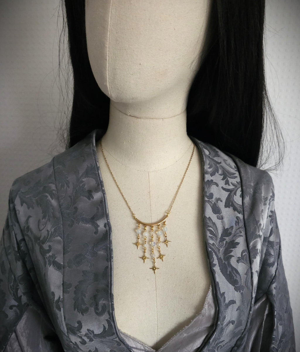 Goldene Stern Halskette ~ Opalith Perlen Choker ~Celestial Schmuck ~Größenverstellbar