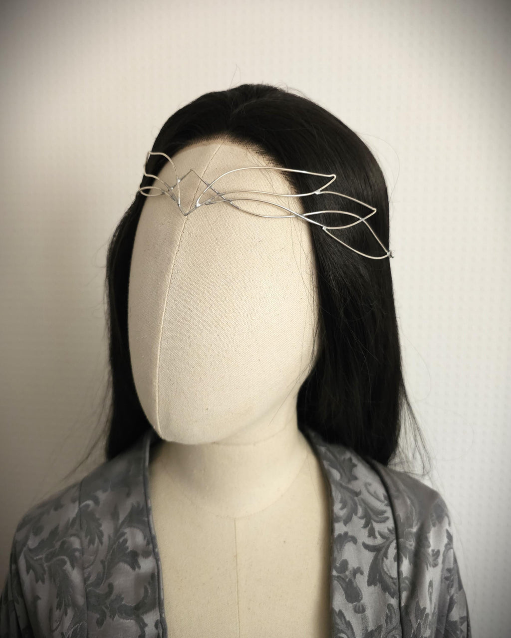 Fantasy Diadem ~ Filigraner Stirnschmuck aus versilbertem Draht ~ Elfen Tiara ~ Braut Headpiece – Hochzeitsschmuck