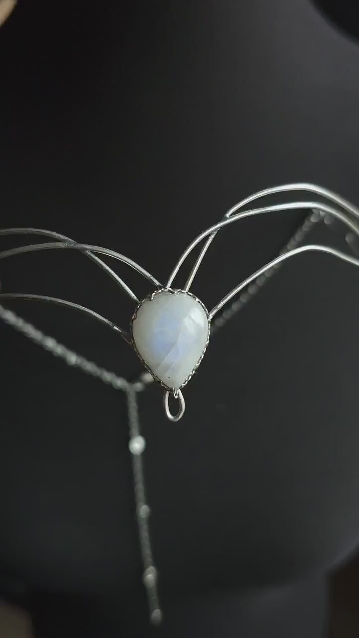 Versilbertes Diadem mit Mondstein Tropfen ~ Elfen Diadem ~Braut Krone ~ größenverstellbar