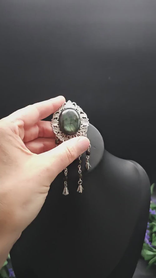 Art Nouveau Brosche mit Labradorit ~ Elfen Schmuck ~ Fantasy Gewandbrosche ~ Mittelalter Accessoire ~ Naturstein Brosche