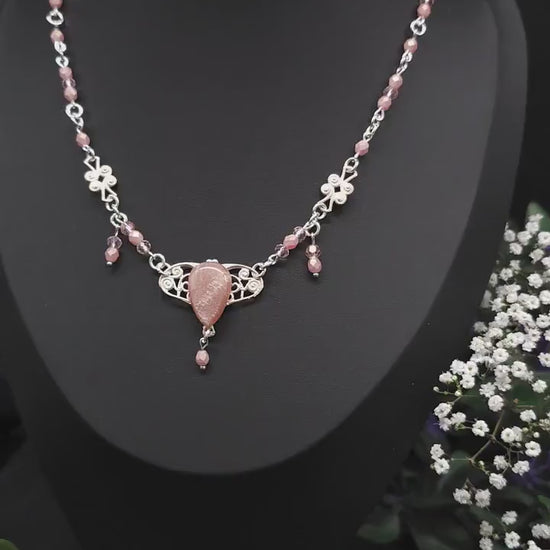 Pfirsichmondstein Collier mit rosa facettierten Perlen – Art Nouveau Halskette, Größenverstellbarer romantischer Braut- & Hochzeitsschmuck