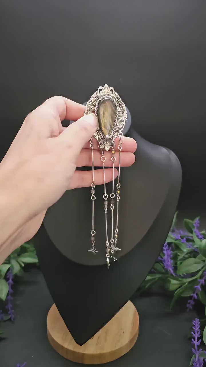 Art Nouveau Brosche mit Labradorit ~ Fantasy Schmuck ~ Elfen Brosche ~ LARP Accessoire