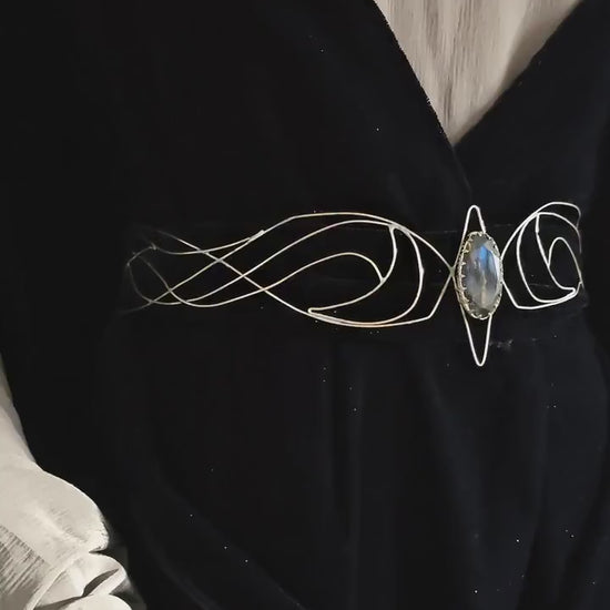 Versilberter Drahtgürtel "Myénni" ~ Elfengürtel mit Labradorit ~ handgefertigter Taillengürtel / Accessoire ~ Braut Schmuck