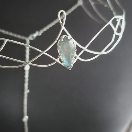 Versilbertes Diadem mit blau grauem Labradorit ~ Fantasy Kopfschmuck ~ Hochzeit & Braut-Krone ~ Größenverstellbar