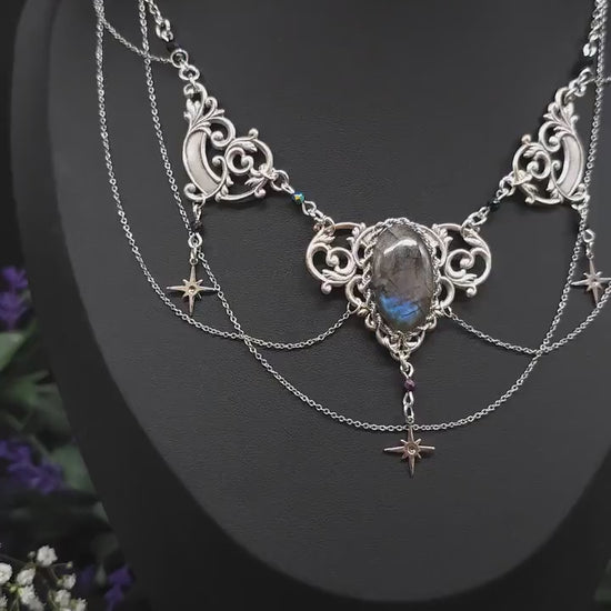 Art Nouveau Collier mit blauem Labradorit - Edelstahlsterne – Handgefertigte Halskette mit tschechischen Perlen – Größenverstell