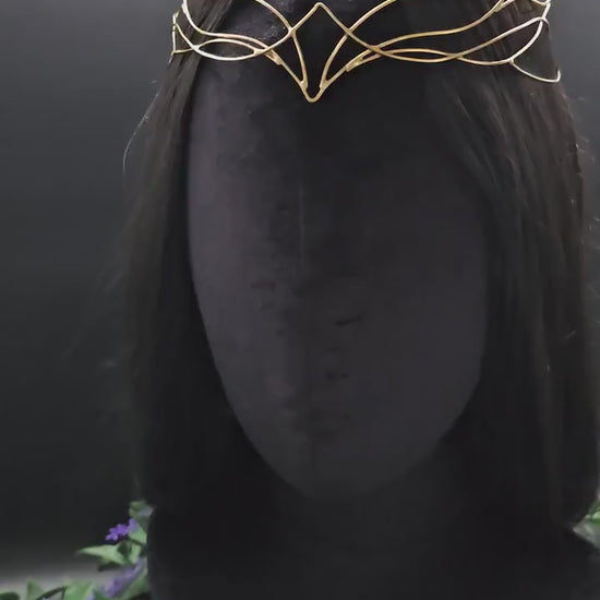 Messing Diadem "Nyaame" ~ Draht Tiara im Schwingen Design ~ Größenverstellbar ~ Accessoire für LARP, Cosplay und Hochzeiten
