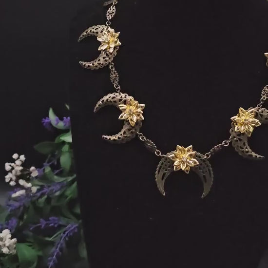 Bronzene Mond Halskette ~ 2 in 1 Halsschmuck & Kopfschmuck ~ Fantasy Choker mit Kristallblumen ~ Größenverstellbar