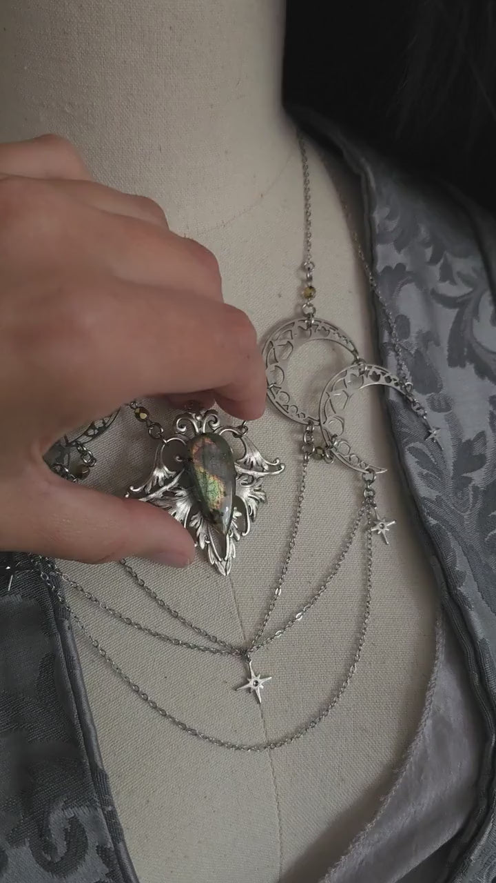 Labradorit Halskette mit Monden & Sternen – Celestial Witchy Fantasy Schmuck