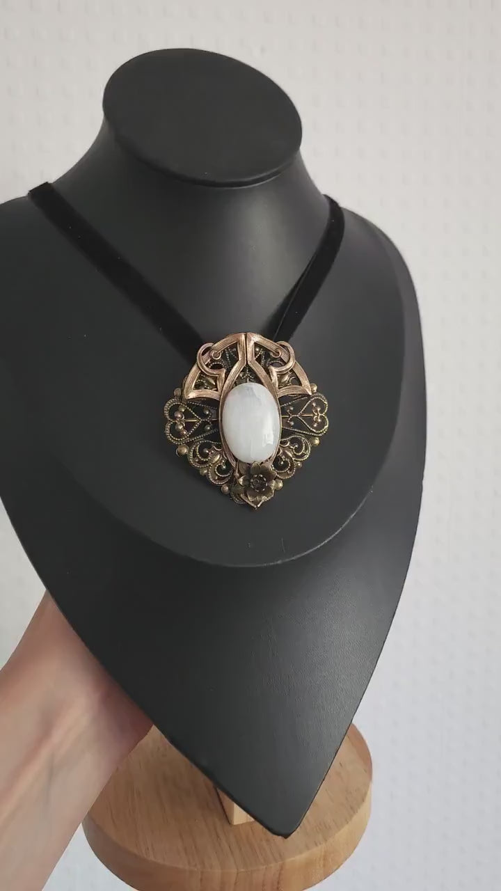 Mondstein Brosche ~ Art Nouveau Jugendstil Accessoire ~ Elbenschmuck ~ Fantasy Schmuck
