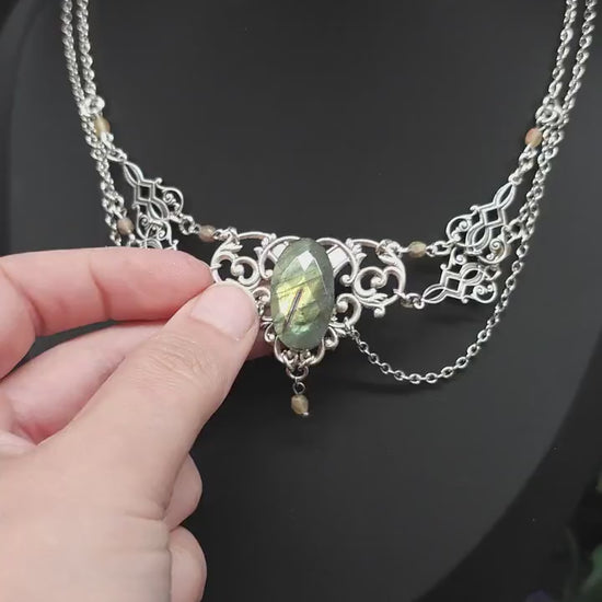 Collier mit facettiertem Labradorit - Art Nouveau Schmuck - Größenverstellbar - Unikat für Bräute