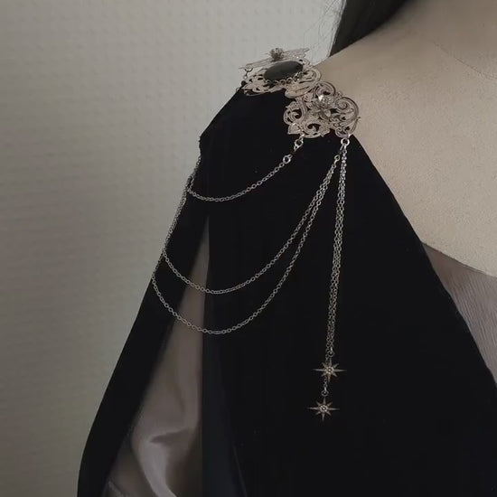 Schulterbroschen Paar "Cylaréme" ~ Fantasy Kostüm Accessoire mit Sternen und Blaufluss Cabochon ~ Art Nouveau ~ Braut und Hochzeitsschmuck