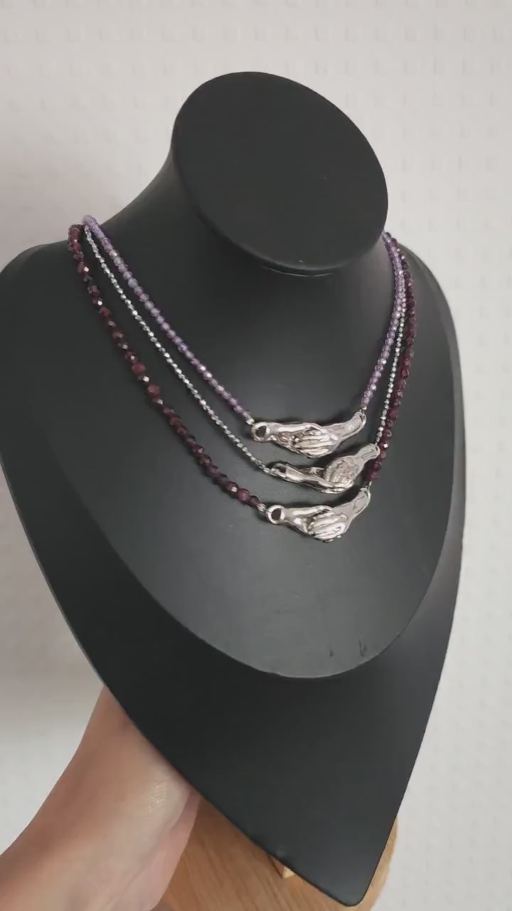 Magnetic Hand Choker ~ Farbauswahl ~ Garnet Necklace ~ Gothic Jewelry ~ Victorian Necklace ~ Alternative Bride