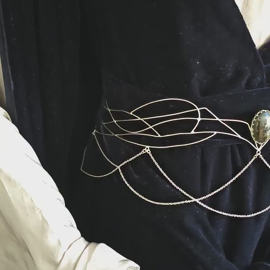 Handgefertigter Gürtel aus versilbertem Draht~ Größenverstellbar ~ Kostüm Accessoire mit Labradorit und filigranen Ketten
