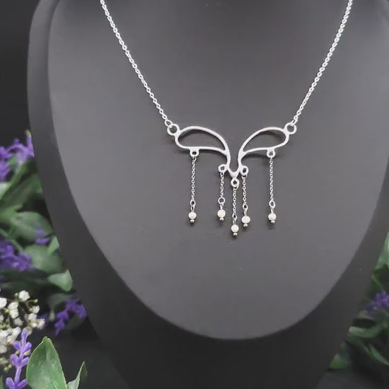 Versilberte Halskette - Collier mit Süßwasserperlen - romantischer Brautschmuck - Art Nouveau